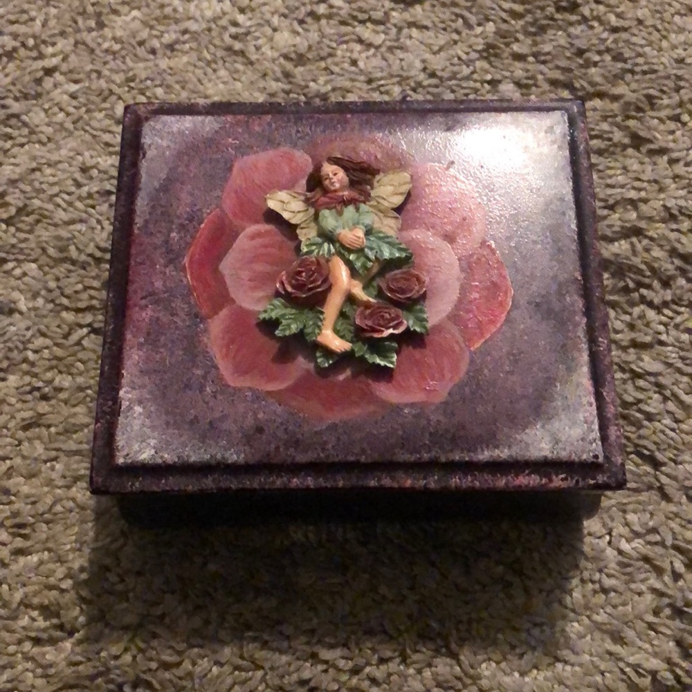 Jewelry box good condition